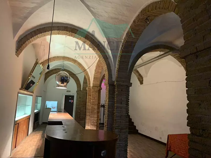 Immagine 9 di Locale commerciale in vendita  in MURA OCCIDENTALI 66 a Jesi