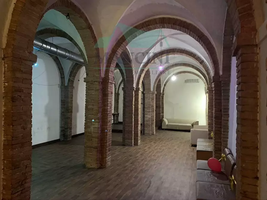 Immagine 2 di Locale commerciale in vendita  in MURA OCCIDENTALI 66 a Jesi