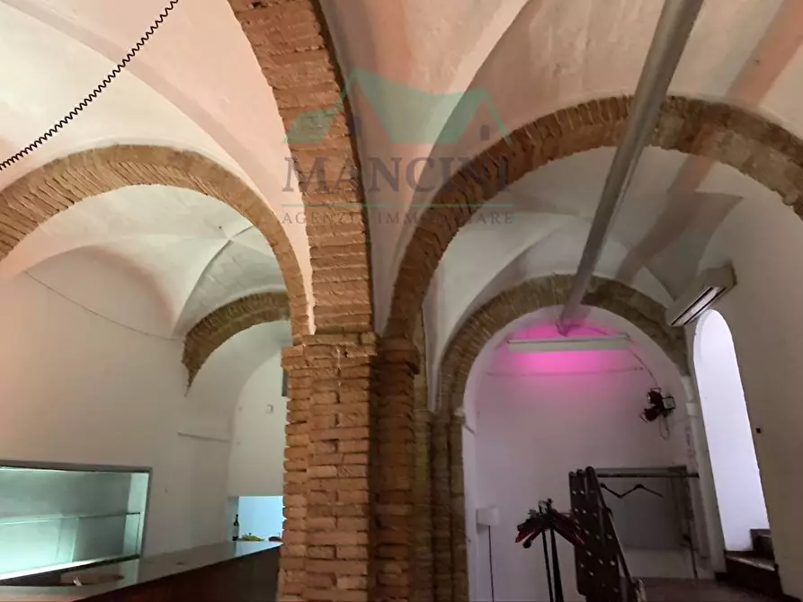 Immagine 8 di Locale commerciale in vendita  in MURA OCCIDENTALI 66 a Jesi