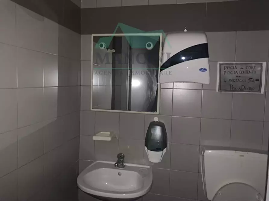 Immagine 10 di Attività commerciale in affitto  in vittoria 33 a Jesi