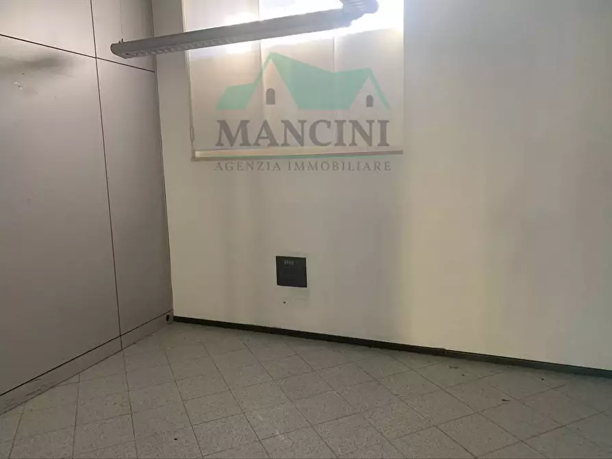 Immagine 7 di Attività commerciale in affitto  in vittoria 33 a Jesi