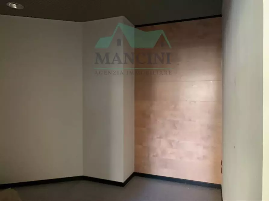 Immagine 3 di Attività commerciale in affitto  in vittoria 33 a Jesi