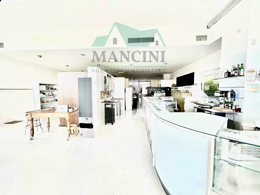 Immagine 2 di Attività commerciale in affitto  in don minzoni 60 a Jesi