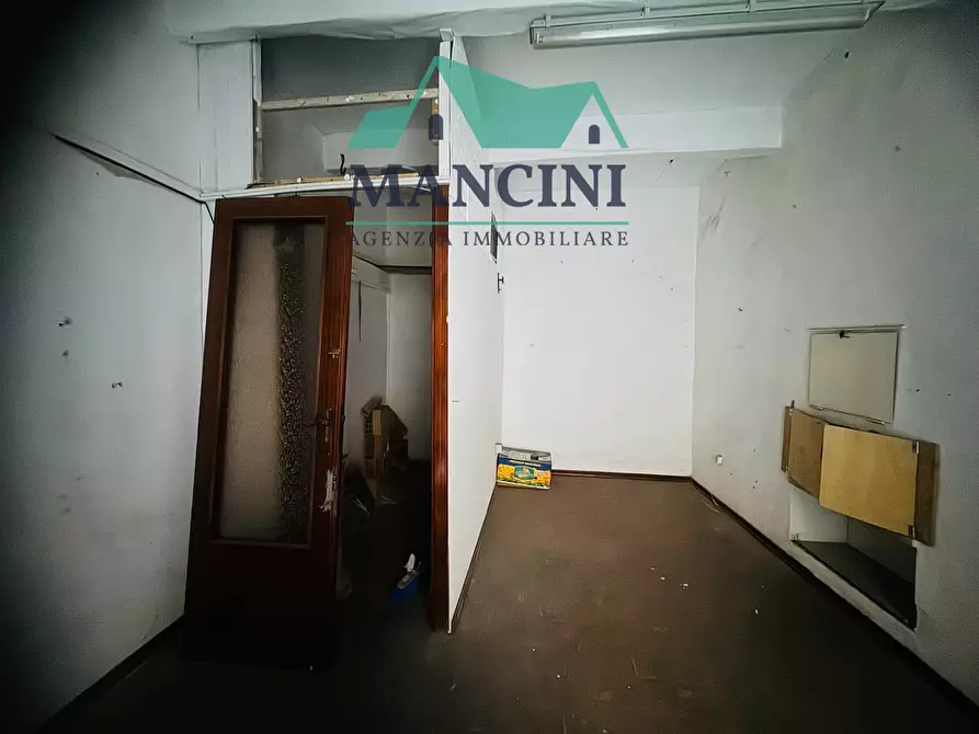 Immagine 2 di Box auto in vendita  in MATTEOTTI a Jesi