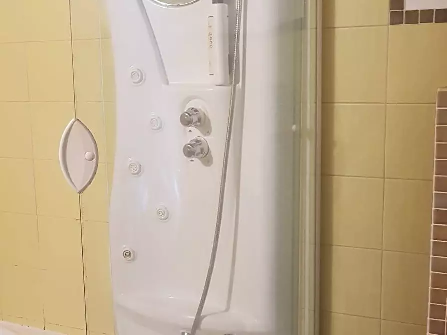 Immagine 11 di Appartamento in vendita  in COSTA DEL MONTIROZZO 39 a Jesi