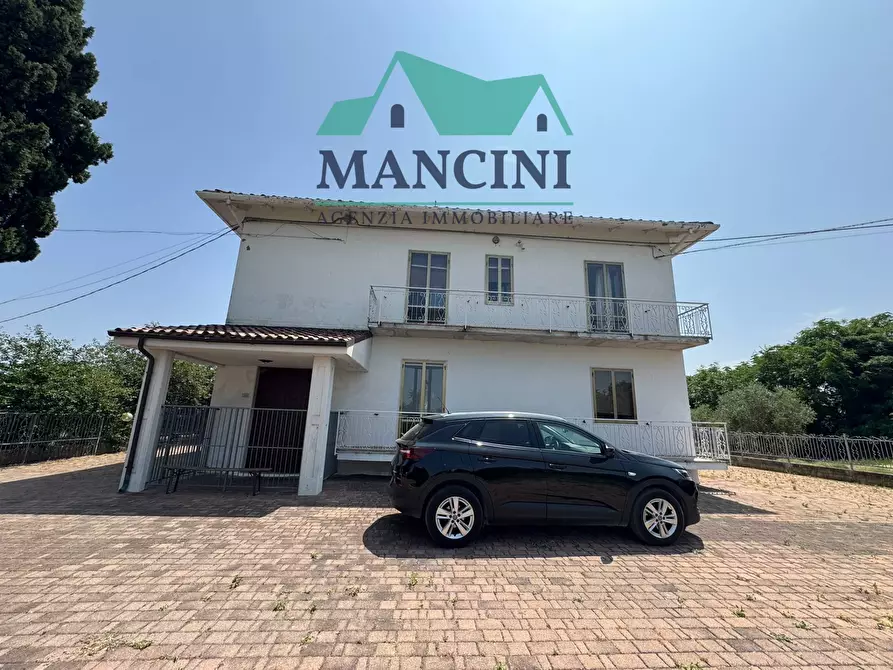 Immagine 1 di Casa indipendente in vendita  in VIA MONTEFIORE 40 a Jesi