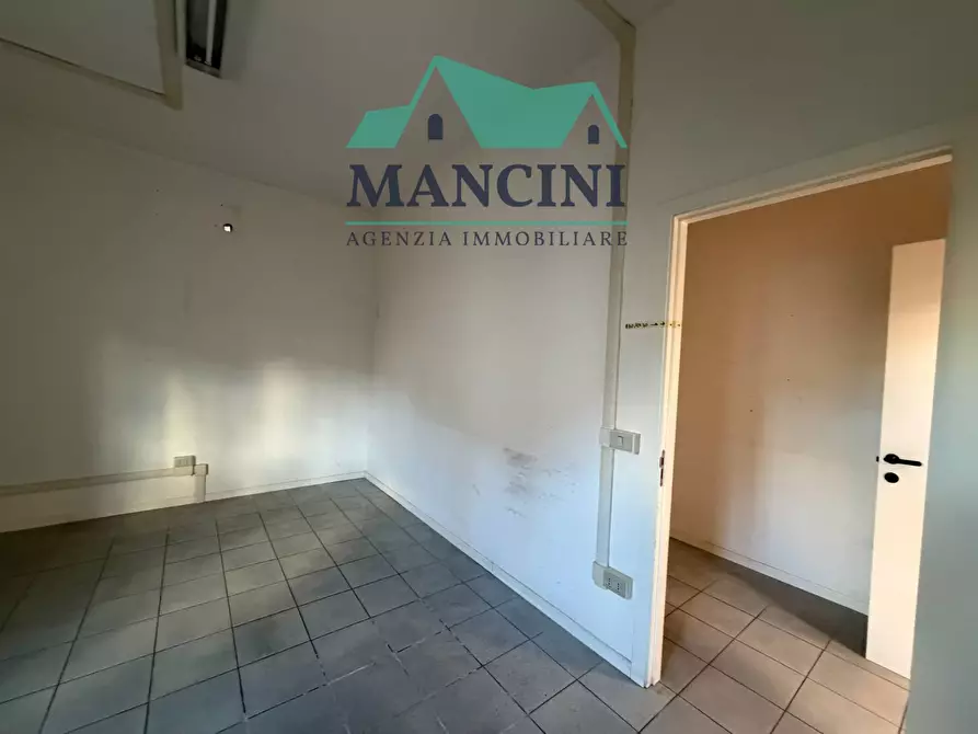 Immagine 7 di Ufficio in affitto  in GALLODORO a Jesi