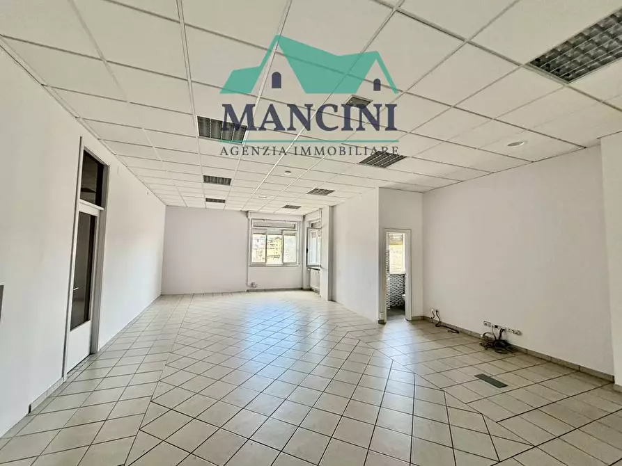 Immagine 4 di Negozio in vendita  in mura occidentali 5/H a Jesi