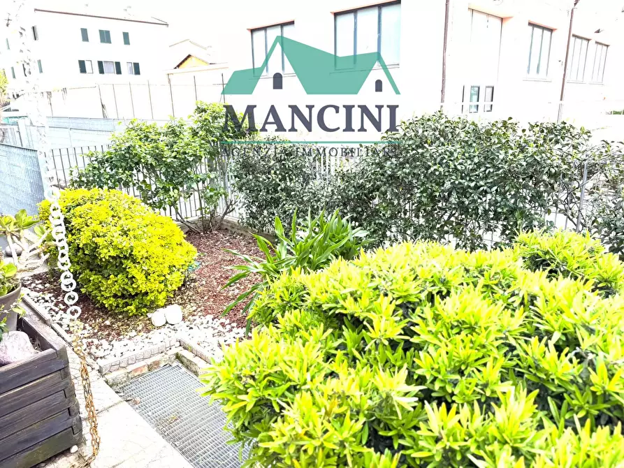 Immagine 7 di Casa indipendente in vendita  in VIA CAMPANIA a Jesi