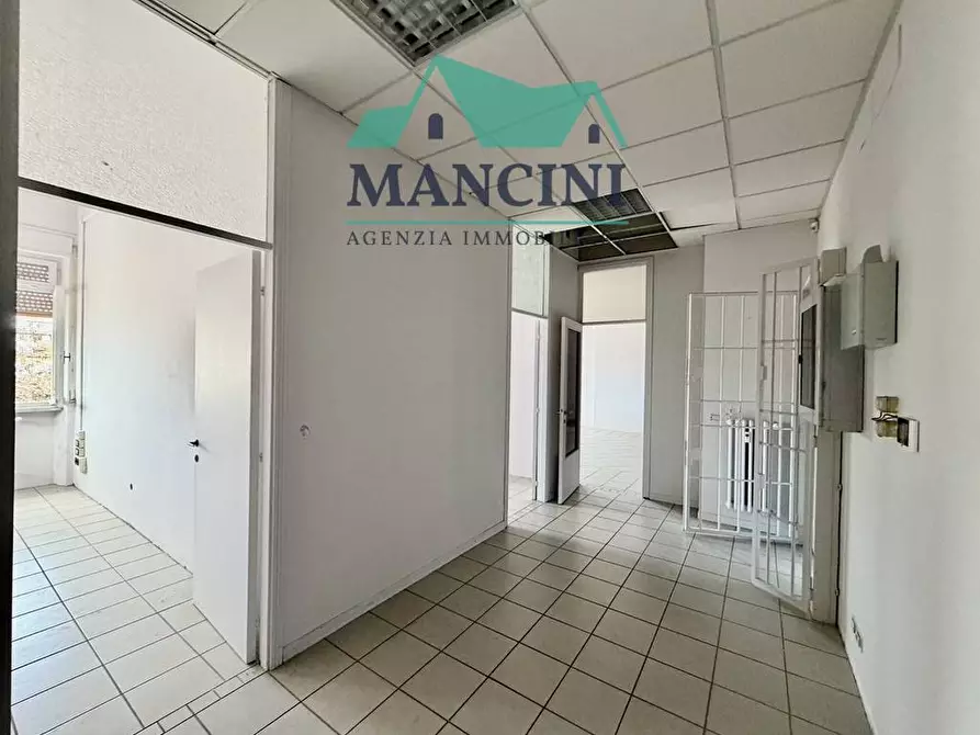 Immagine 7 di Negozio in vendita  in mura occidentali 5/H a Jesi