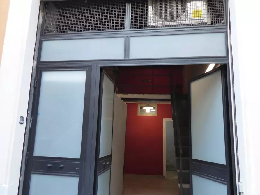 Immagine 2 di Magazzino in affitto  in via Caboto a Roma
