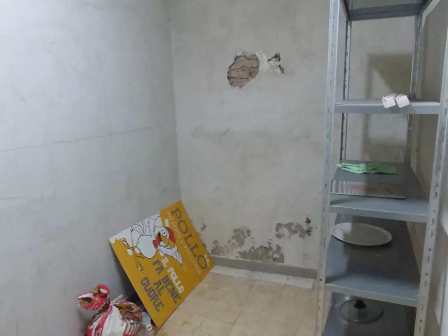Immagine 5 di Magazzino in affitto  in via Caboto a Roma