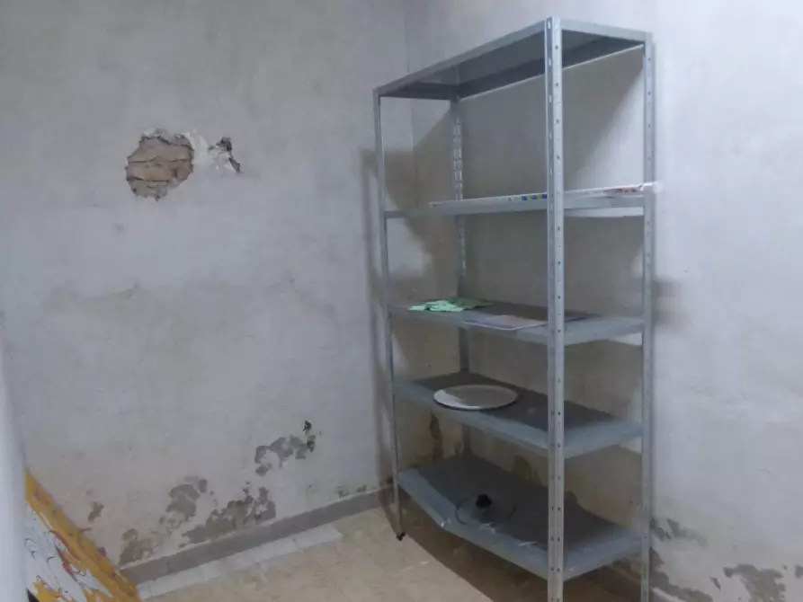 Immagine 6 di Magazzino in affitto  in via Caboto a Roma