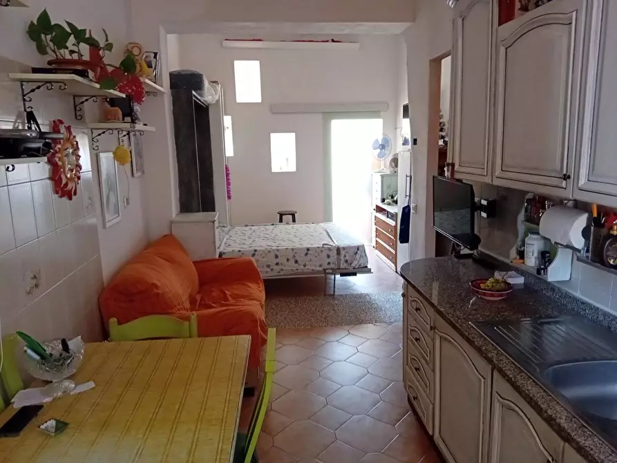 Immagine 2 di Appartamento in vendita  in via del Gazometro 19 a Roma