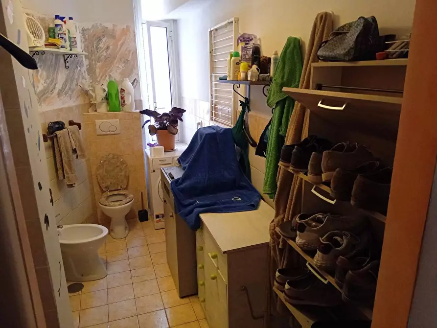 Immagine 5 di Appartamento in vendita  in via del Gazometro 19 a Roma