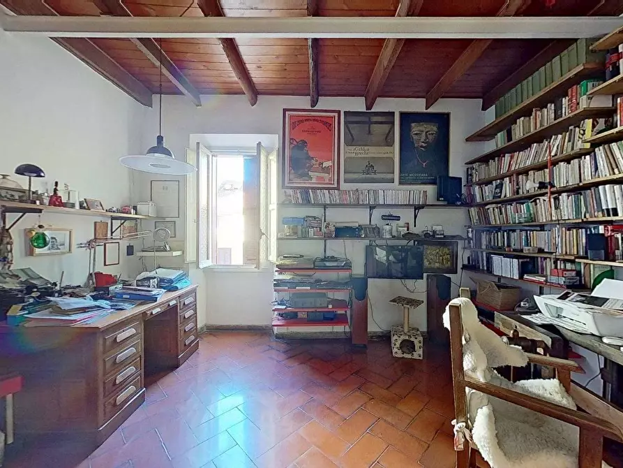 Immagine 13 di Appartamento in vendita  in via Garibaldi a Roma