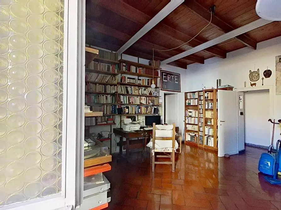 Immagine 15 di Appartamento in vendita  in via Garibaldi a Roma
