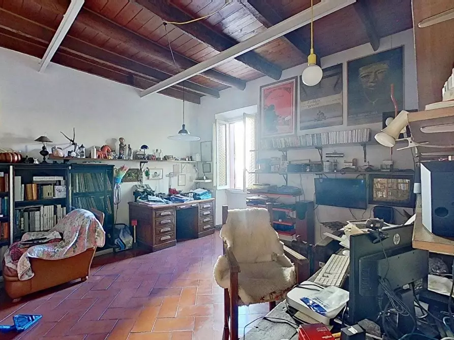 Immagine 16 di Appartamento in vendita  in via Garibaldi a Roma