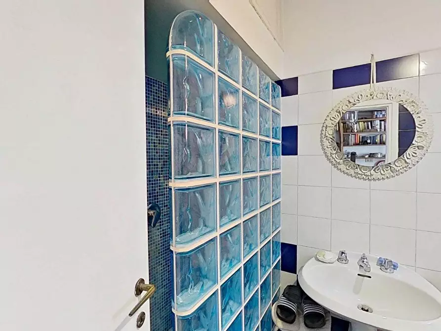 Immagine 26 di Appartamento in vendita  in via Garibaldi a Roma