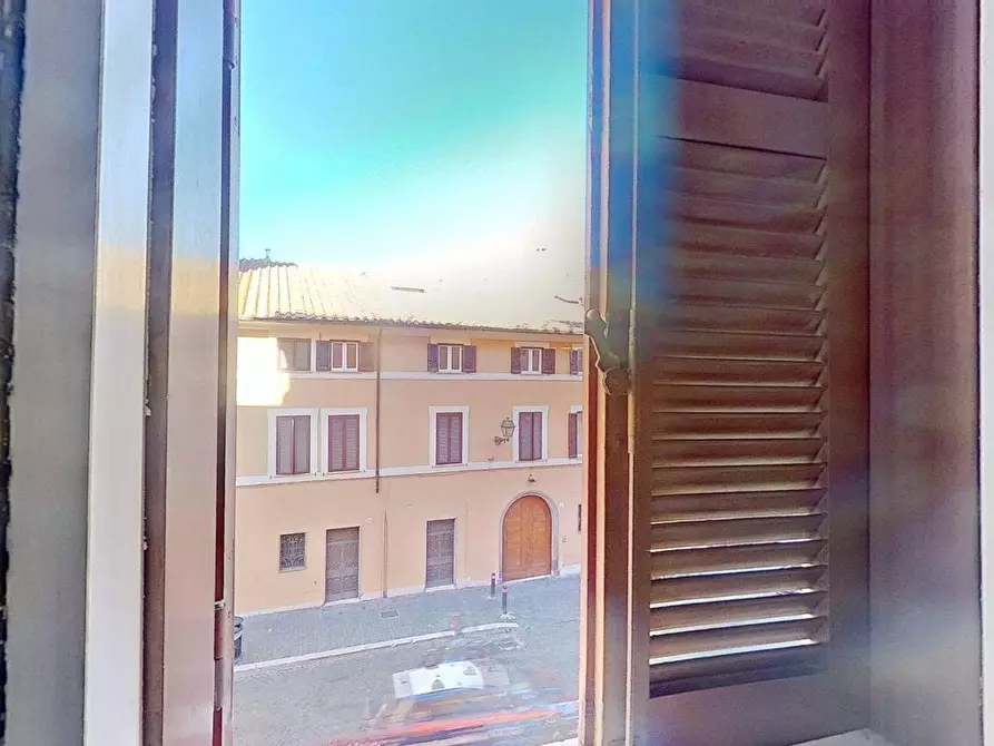Immagine 28 di Appartamento in vendita  in via Garibaldi a Roma