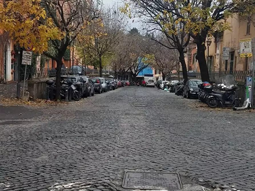 Immagine 16 di Appartamento in vendita  in via Garibaldi a Roma