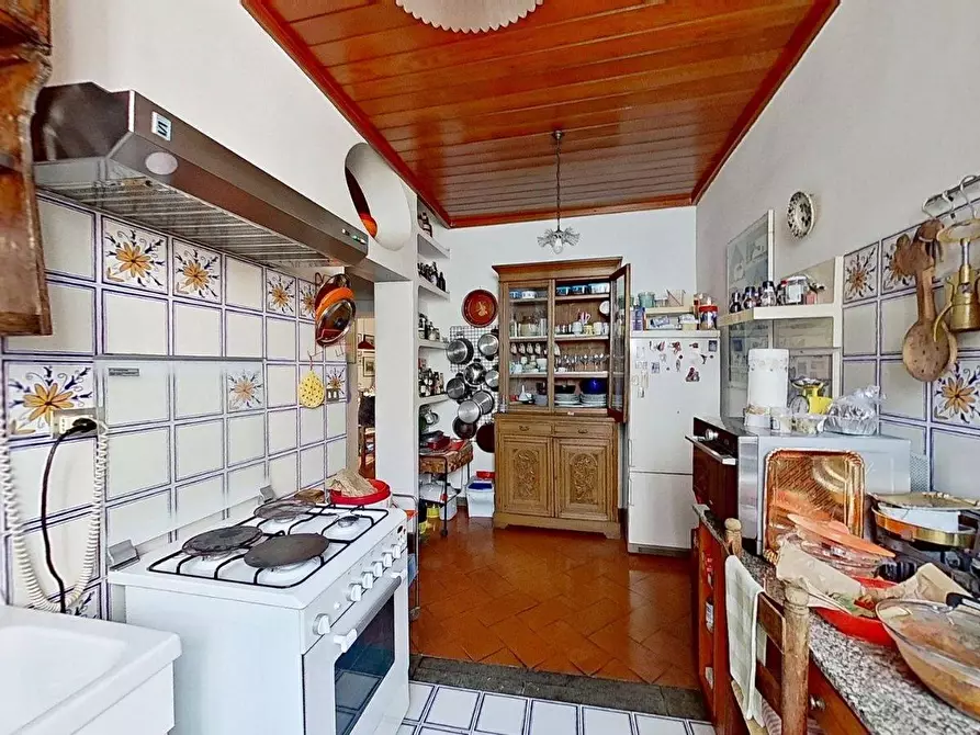 Immagine 10 di Appartamento in vendita  in via Garibaldi a Roma