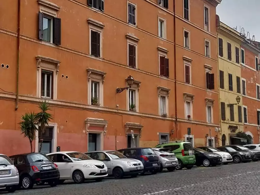 Immagine 18 di Appartamento in vendita  in via Garibaldi a Roma