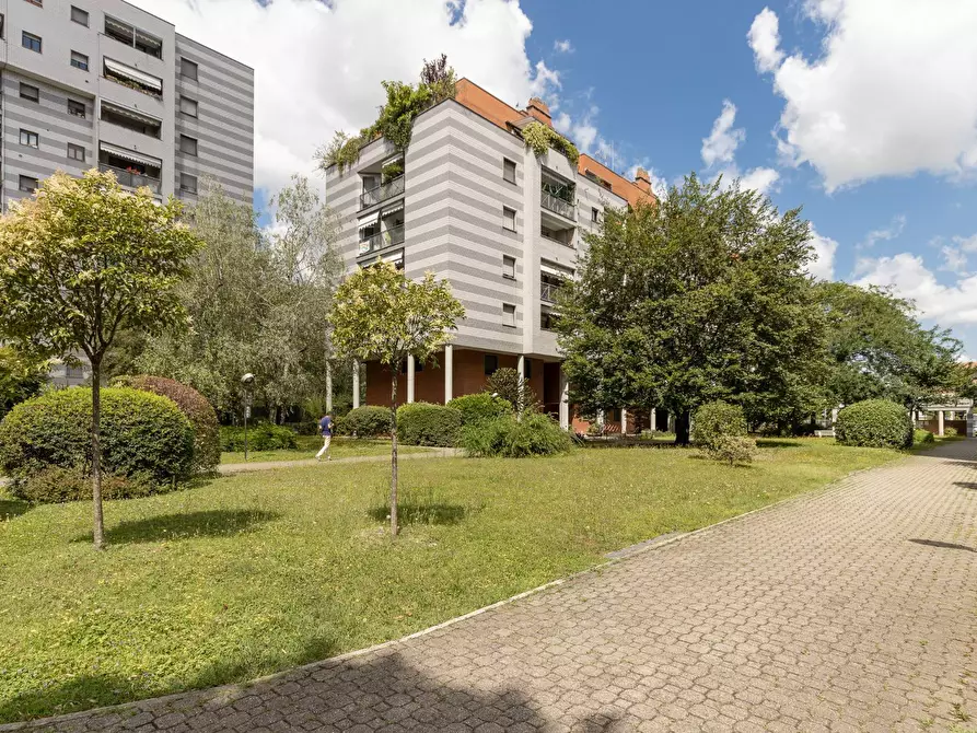 appartamento in vendita a Milano in zona Baggio