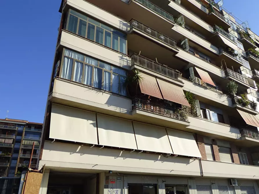 Immagine 6 di Negozio in affitto  in via Capitan Bavastro 146 a Roma