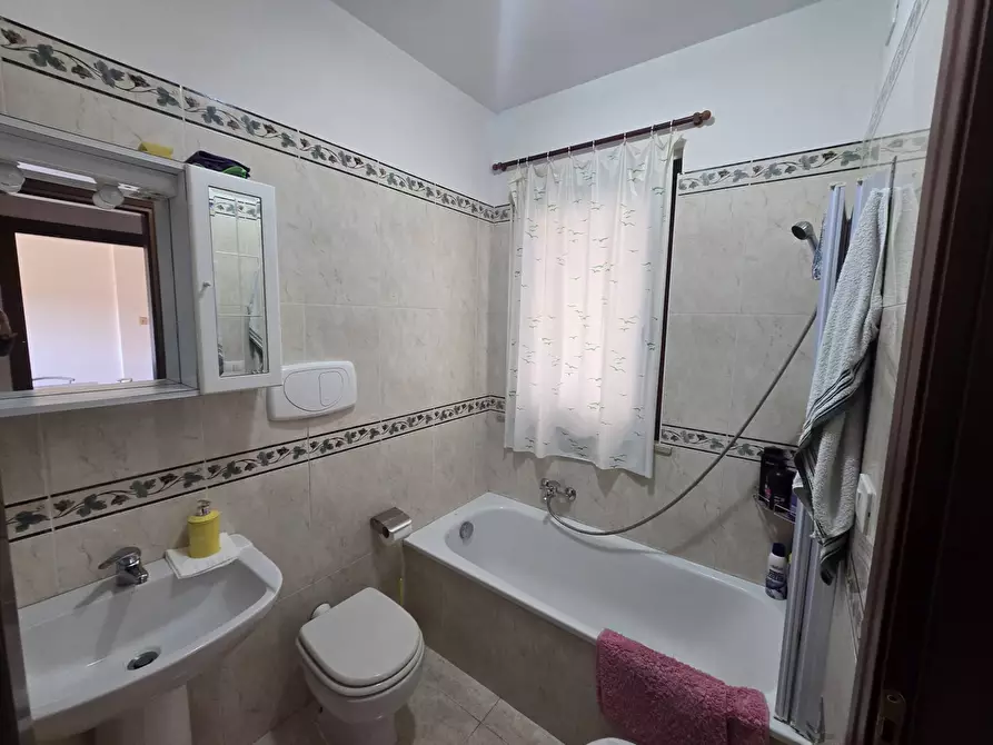 Immagine 13 di Appartamento in vendita  in via Raoul Chiodelli 65 a Roma