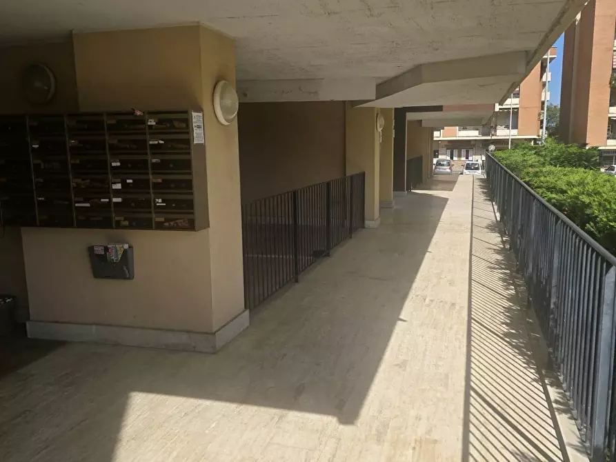 Immagine 5 di Appartamento in vendita  in via Raoul Chiodelli 65 a Roma