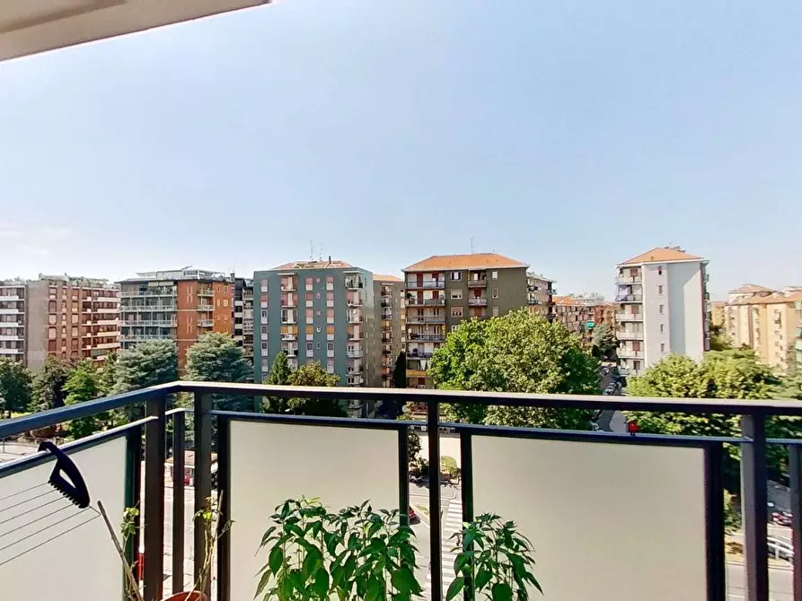 Immagine 19 di Appartamento in vendita  in Viale Legioni Romane 23 a Milano