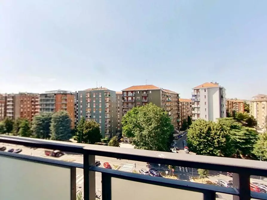 Immagine 4 di Appartamento in vendita  in Viale Legioni Romane 23 a Milano