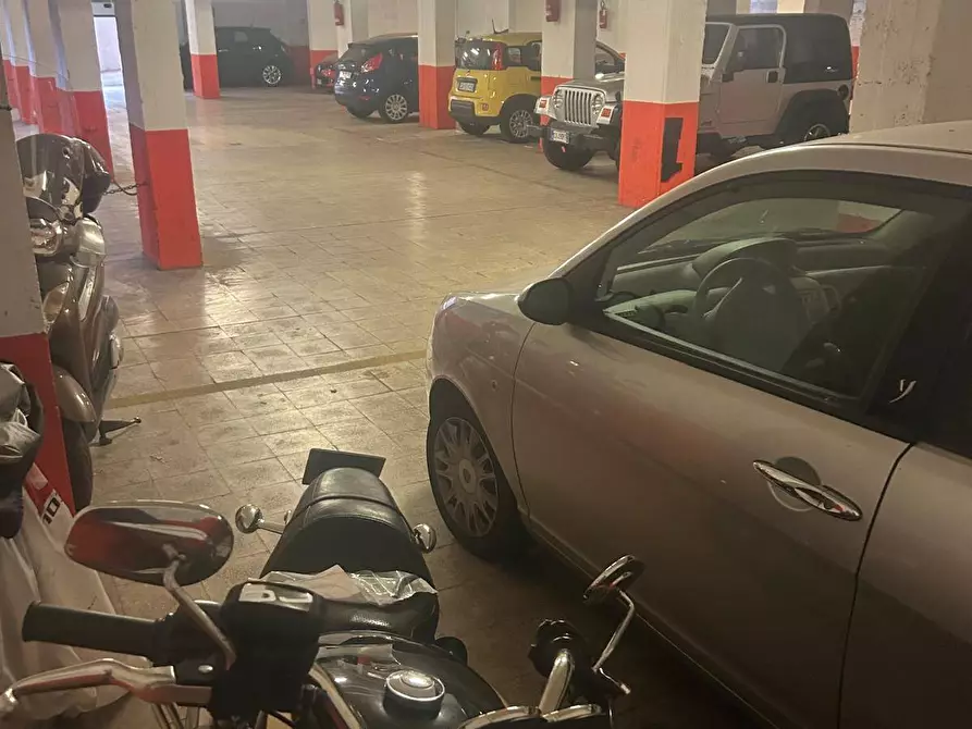 Immagine 6 di Box auto in vendita  in via Fiume Bianco 130 a Roma