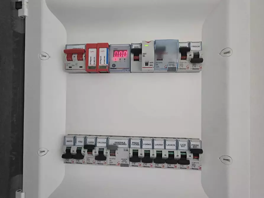 Immagine 21 di Attico in affitto  in Via Degli Odescalchi 6 a Milano