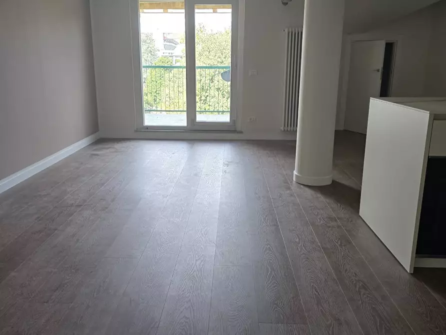 Immagine 4 di Attico in affitto  in Via Degli Odescalchi 6 a Milano