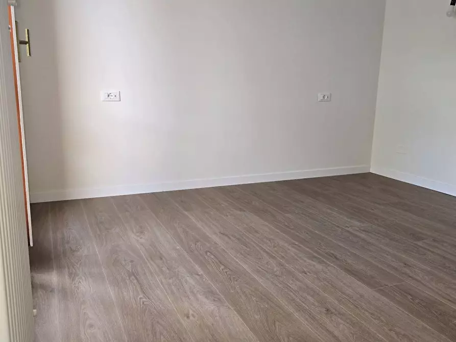 Immagine 19 di Attico in affitto  in Via Degli Odescalchi 6 a Milano