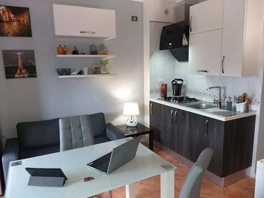 Immagine 3 di Appartamento in vendita  in via Nino Taranto 61 a Roma