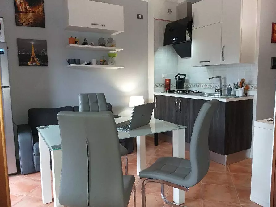 Immagine 2 di Appartamento in vendita  in via Nino Taranto 61 a Roma