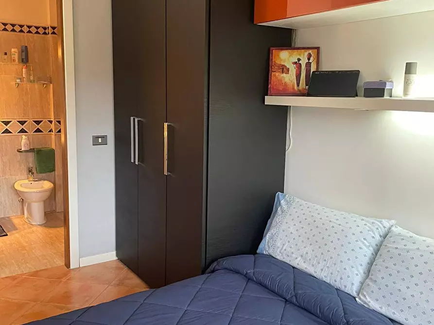 Immagine 10 di Appartamento in vendita  in via Nino Taranto 61 a Roma