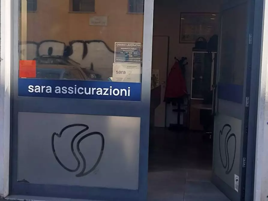 Immagine 3 di Negozio in vendita  in via del Pigneto a Roma