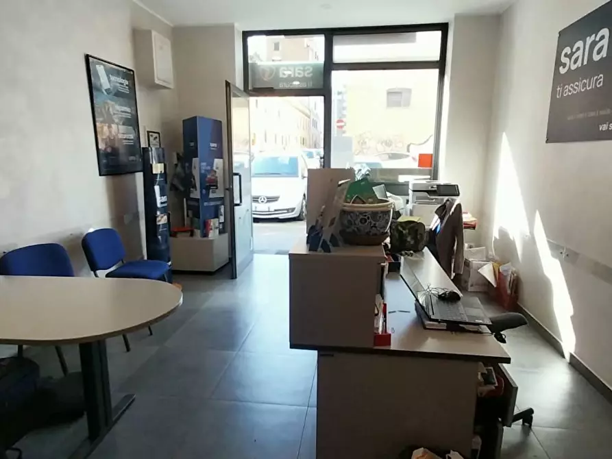 Immagine 8 di Negozio in vendita  in via del Pigneto a Roma
