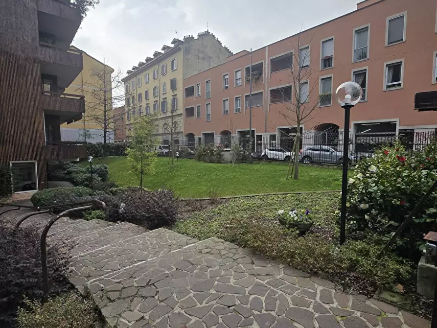 Immagine 6 di Appartamento in vendita  in Via Melzo 13 a Milano