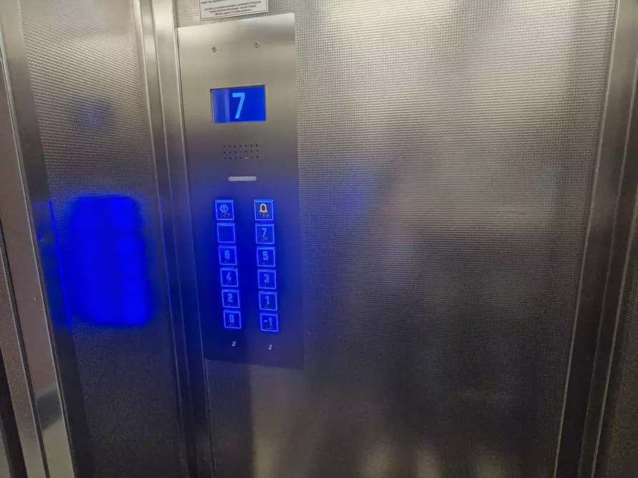 Immagine 12 di Appartamento in vendita  in Via Melzo 13 a Milano