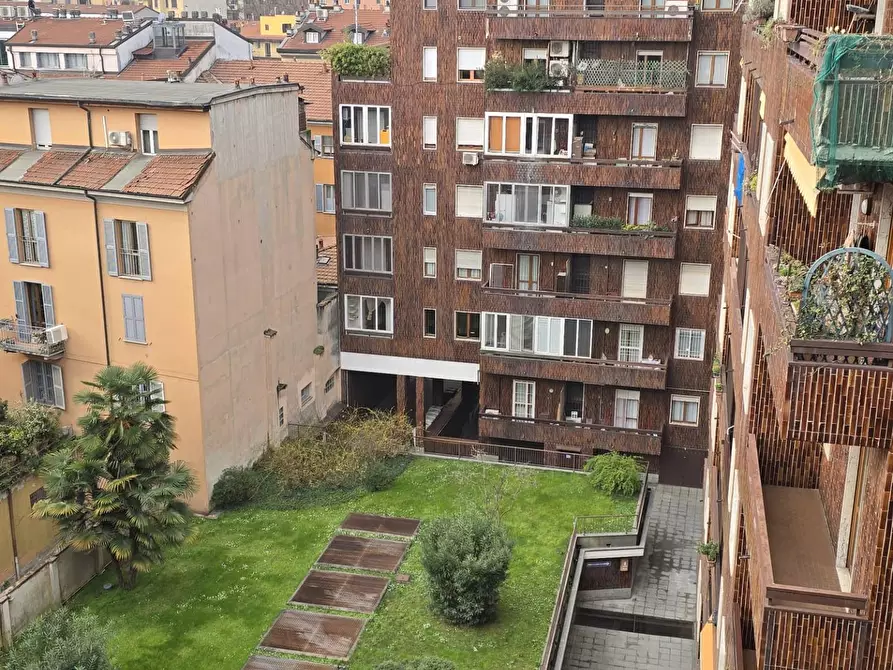 Immagine 15 di Appartamento in vendita  in Via Melzo 13 a Milano