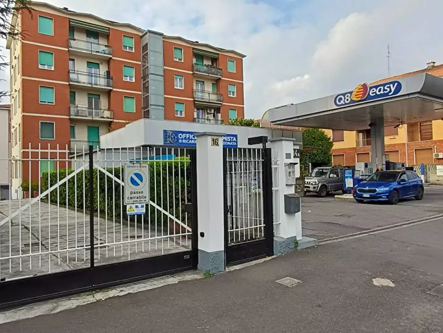 Immagine 1 di Box auto in vendita  in VIA MAFFEO BAGAROTTI 16 a Milano