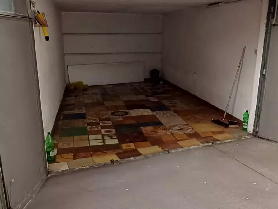 Immagine 2 di Box auto in vendita  in VIA MAFFEO BAGAROTTI 16 a Milano