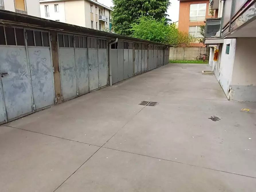 Immagine 3 di Box auto in vendita  in VIA MAFFEO BAGAROTTI 16 a Milano