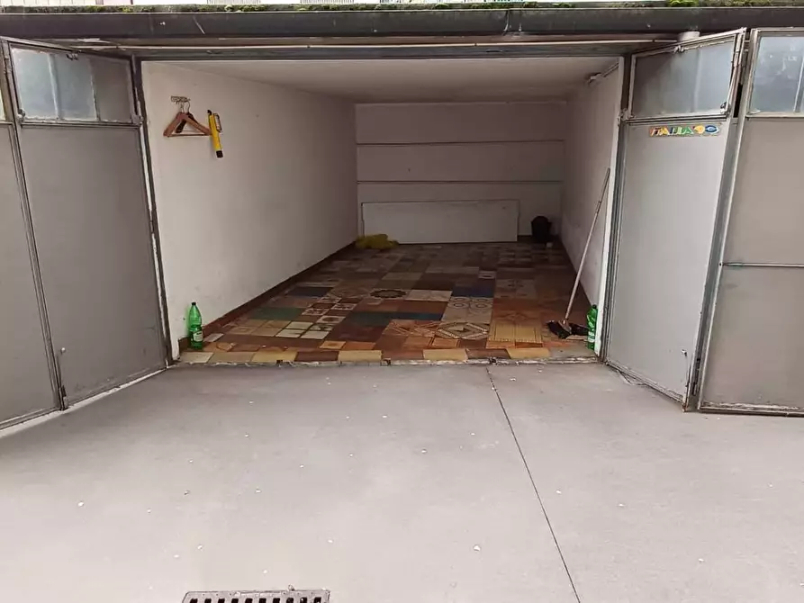 Immagine 5 di Box auto in vendita  in VIA MAFFEO BAGAROTTI 16 a Milano