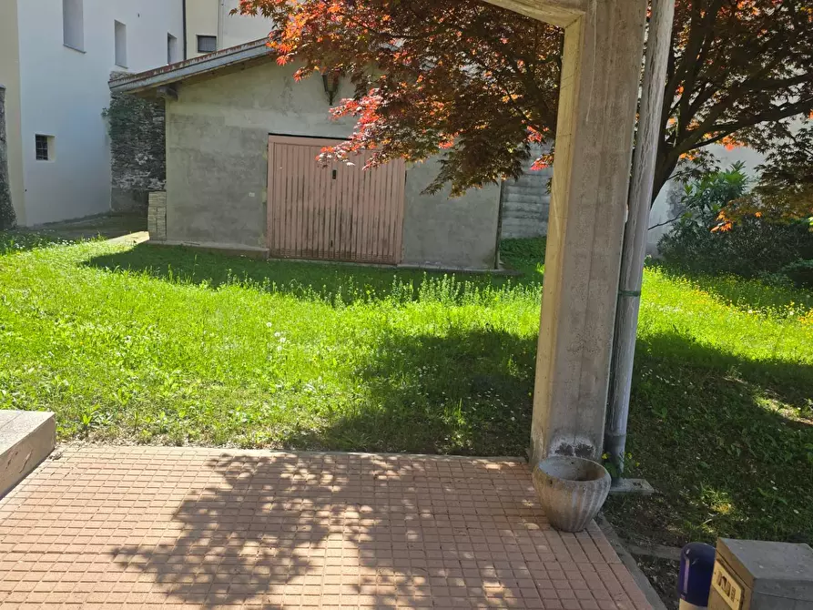 Immagine 1 di Villa in vendita  in VIA MULINO ROTTO SNC a Grantola